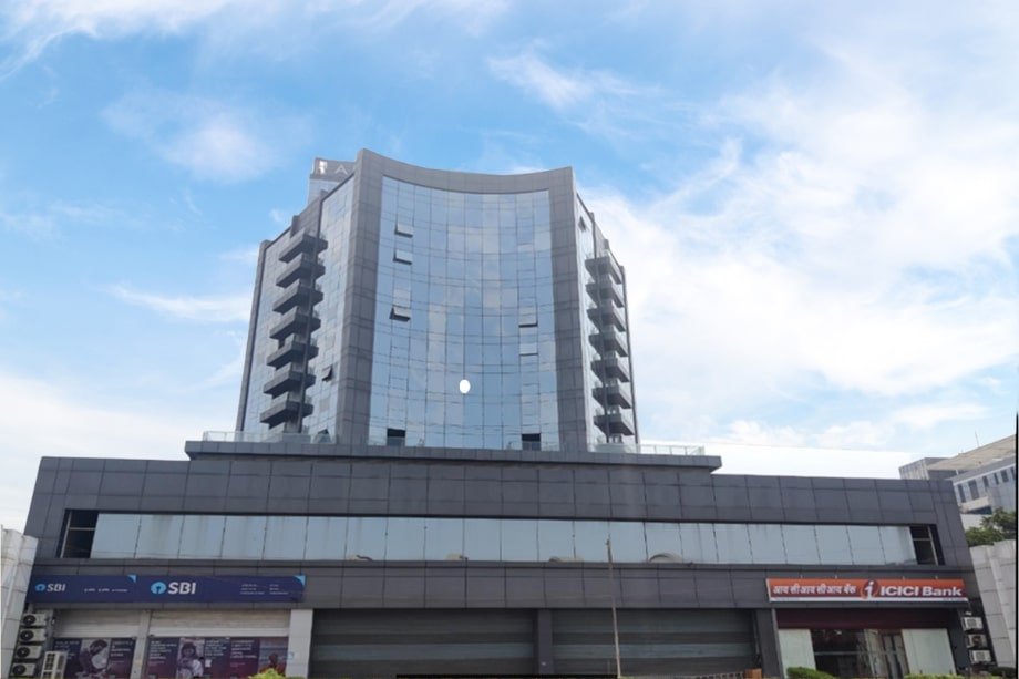 Arihant-Aura-Elevation-Image-Retail-Facade-Actual-Photograph-Thane-Belapur-Rd-Turbhe-MIDC